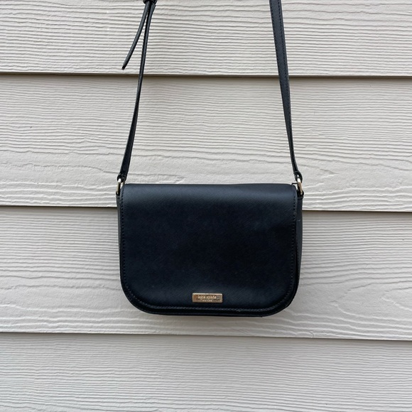 Kate Spade Lauren Way Carson crossbody Bag - Picture 2 of 16